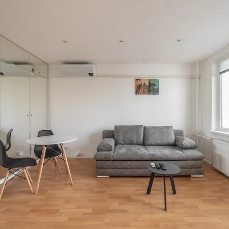 Ar Rezidencia Ludmanska Apartment *